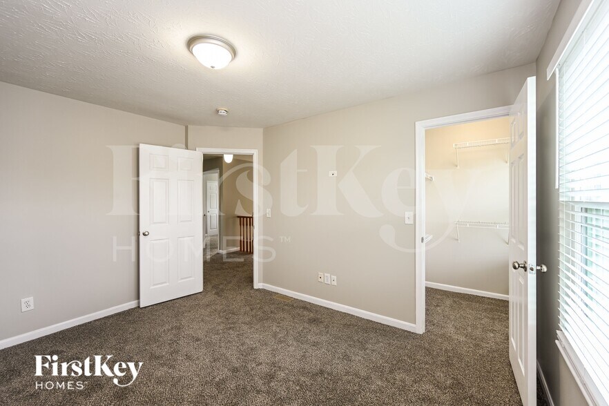 Building Photo - 2125 Picketside Dr