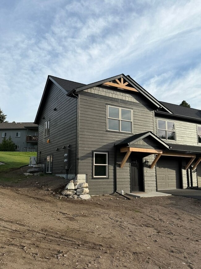 Building Photo - 119 Saddle Loop