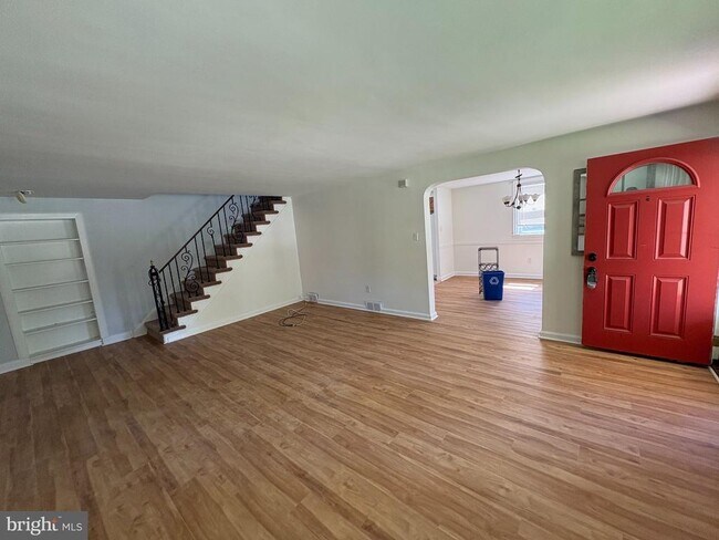 Building Photo - 2515 Woodleigh Rd