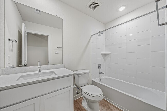 Building Photo - 3919 Langridge Dr