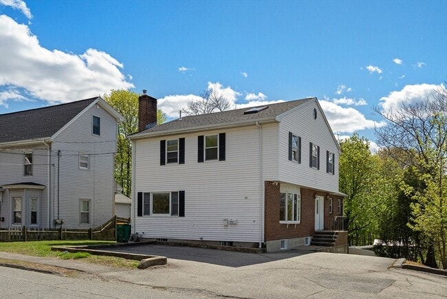 Building Photo - 99 Garfield Ave