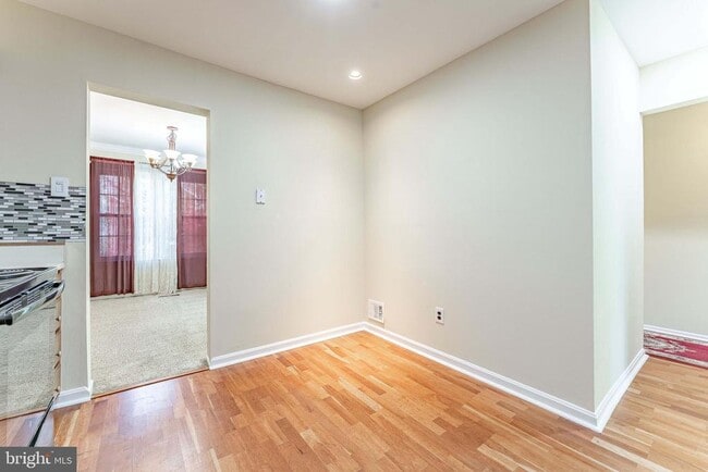 Building Photo - 11 Chateau Cir