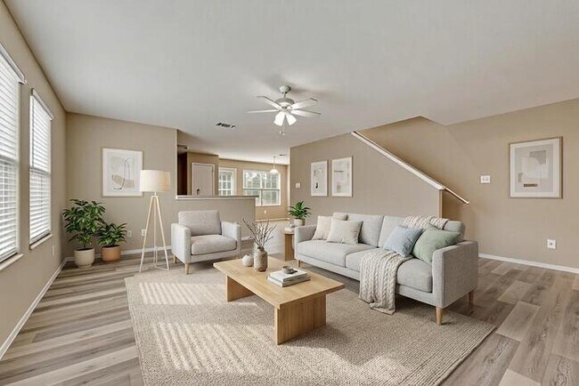 Building Photo - Newly updated home ready for move in