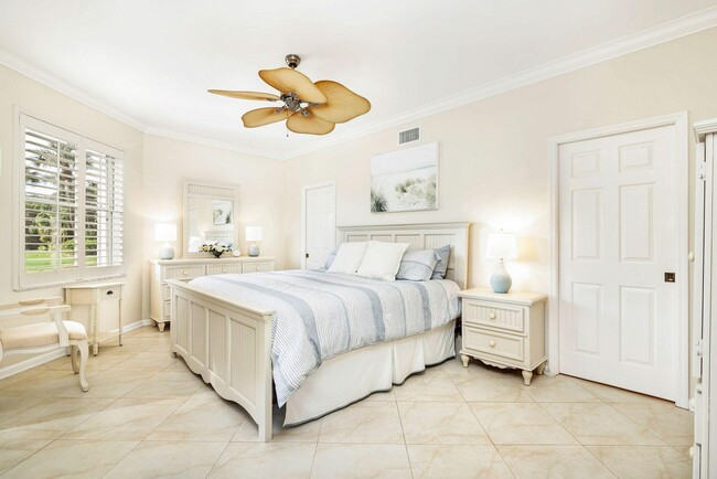 Building Photo - 4409 Fairway Dr N