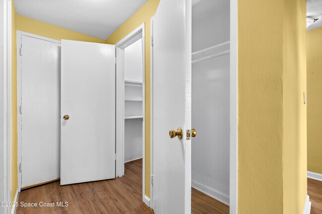 Building Photo - 55 Sea Park Blvd