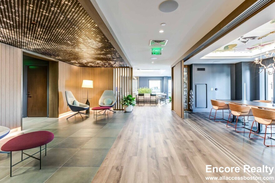 Building Photo - 771 Beacon St St