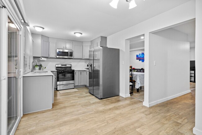 Building Photo - 422 Gainsborough Ct