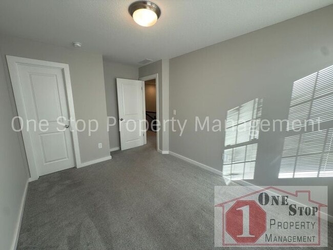 Building Photo - 3 Bedroom / 2.5 Bathroom Townhome in Louisburg, KS!