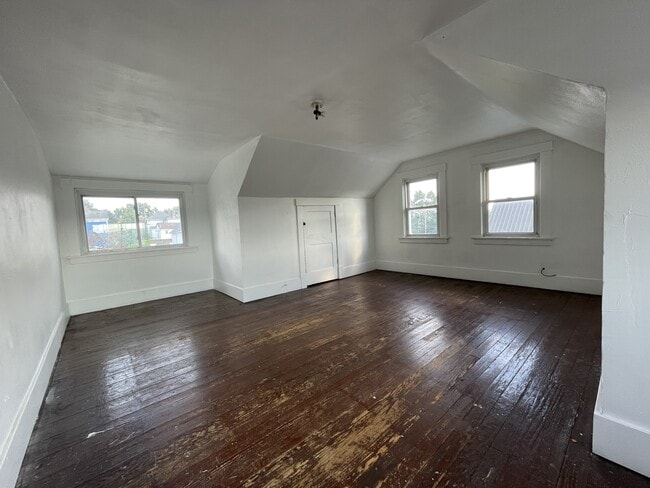 Building Photo - 517 Ridge Ave