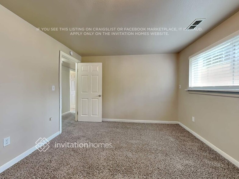 Building Photo - 19401 8th Ave S