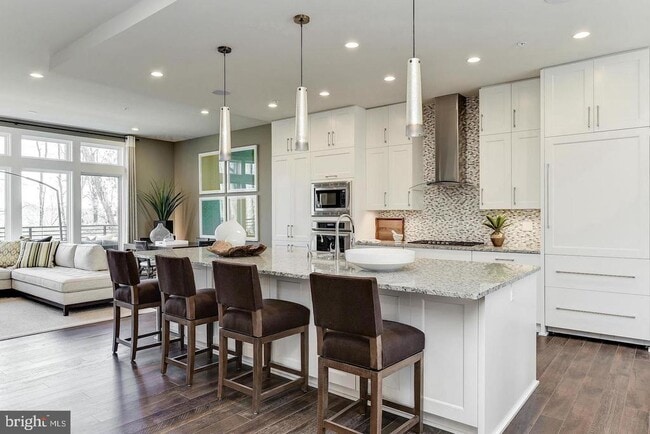 Building Photo - 5318 Merriam St