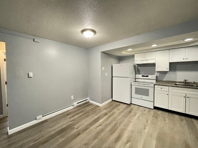 Building Photo - 181 Loudon Rd