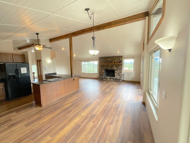 Building Photo - 5 Bedroom Home, 4.61 Acres, Available Near W Woodmen Rd & Westwood Rd!