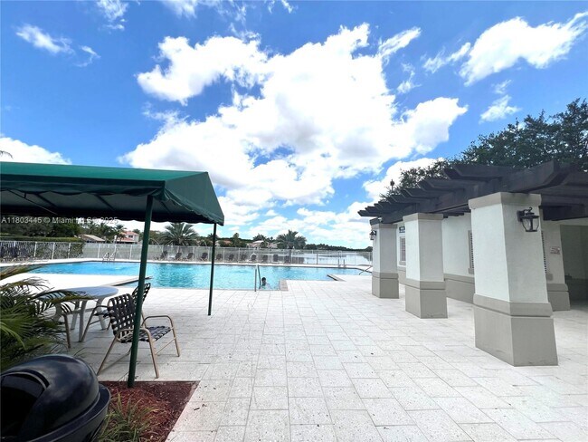 Building Photo - 808 Stanton Dr