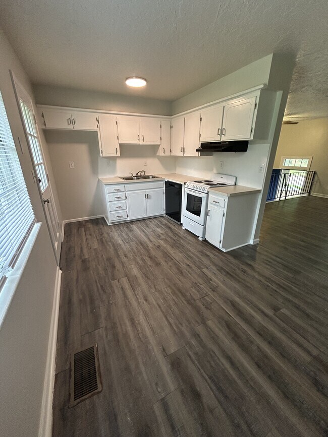 Building Photo - 1623 Denison Dr