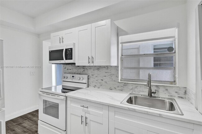 Building Photo - 5750 NW 111th St