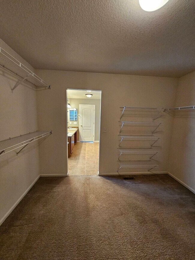 Building Photo - 3 Bedroom Home located in Fountain on Camp...