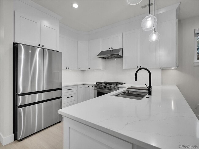 Building Photo - 4640 W 39th Ave