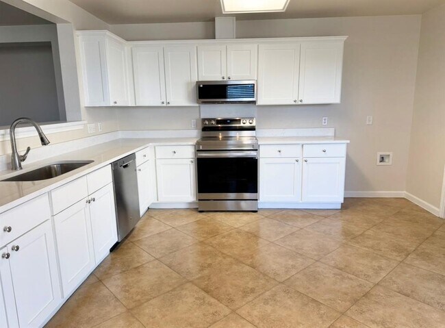 Building Photo - 110 Comal Cove