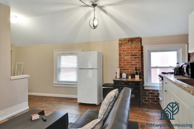 Building Photo - Furnished 1-Bedroom Upper Apartment on Prospect Ave