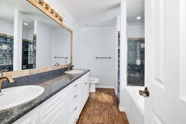 Building Photo - Spacious 3-Bedroom Home with Incredible Garage & Prime Location!