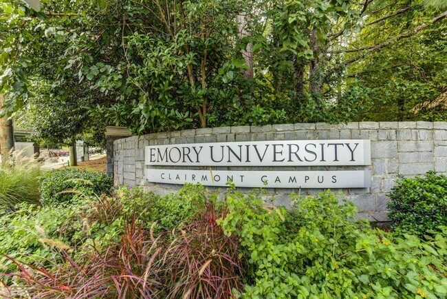 Building Photo - 2090 Emmet Pk Ln