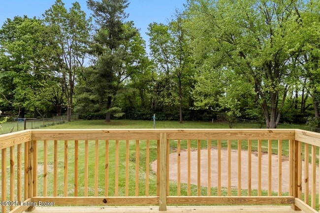 Building Photo - 2222 Elmcrest Dr