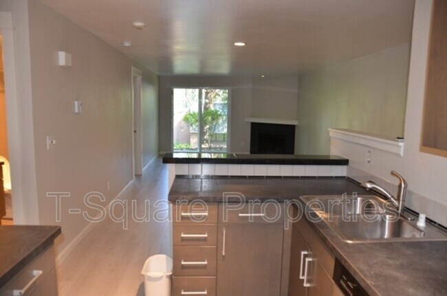 Building Photo - 726 Kirkland Cir