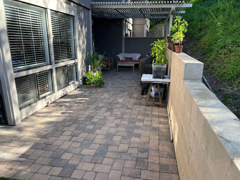 Building Photo - 6034 E Cadbury Dr