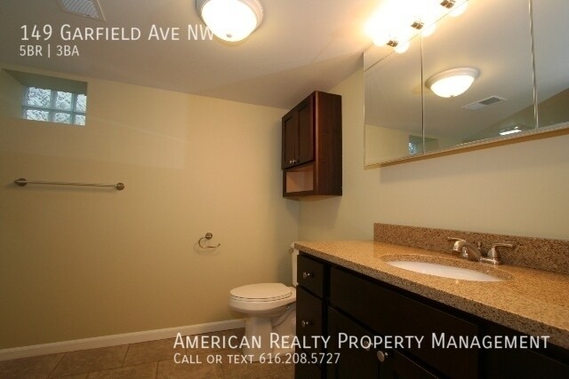 Building Photo - 149 Garfield Ave NW