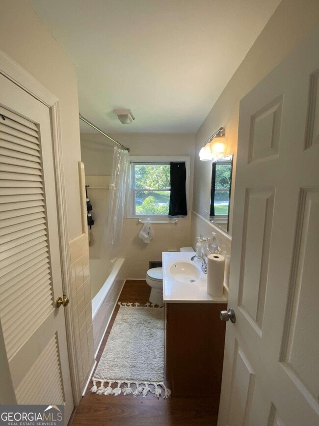 Building Photo - 1317 Dunwoody Ln NE