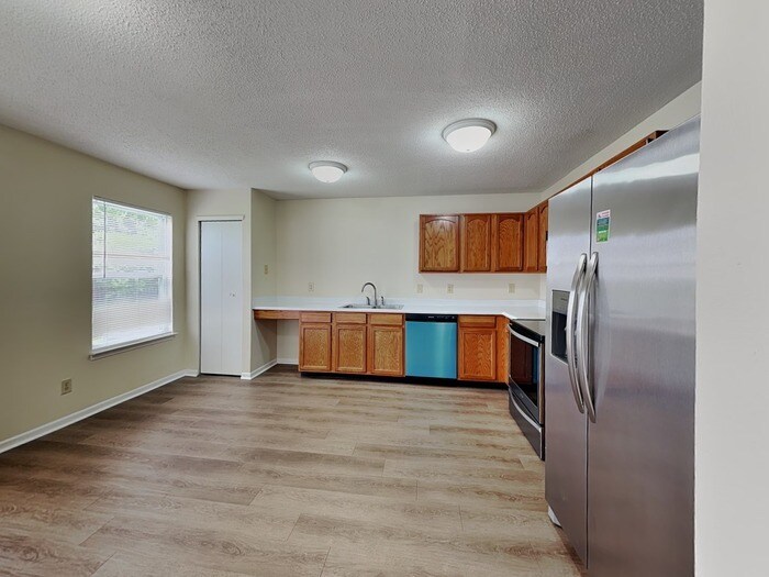 Building Photo - 9140 Amberleigh Dr