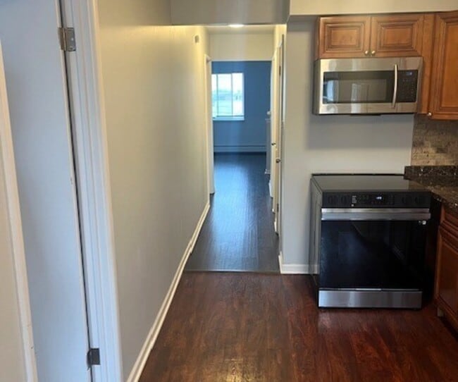 Building Photo - 9240 Seymour Ave