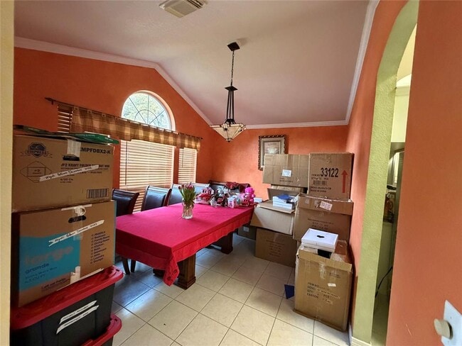 Building Photo - 1802 Shooting Star Cove