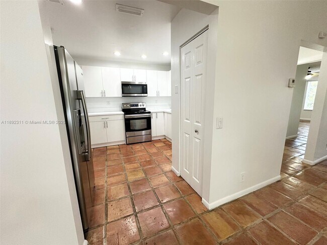 Building Photo - 10521 Mahogany Key Cir