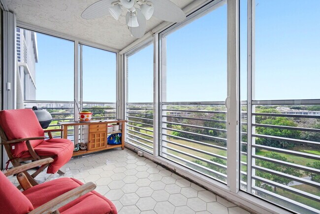 Building Photo - 3507 Oaks Way