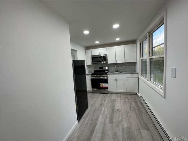 Building Photo - 57 Hunt Ave