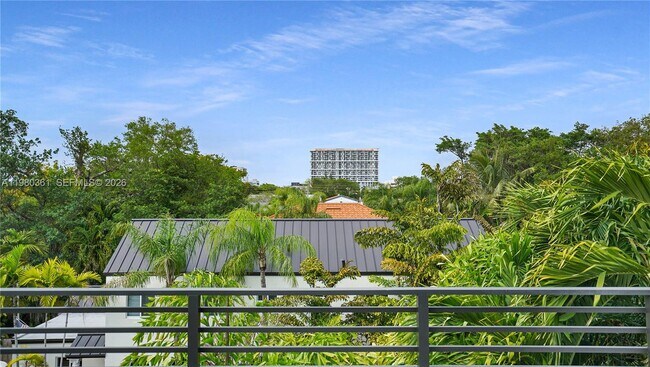 Building Photo - 3075 Mary St