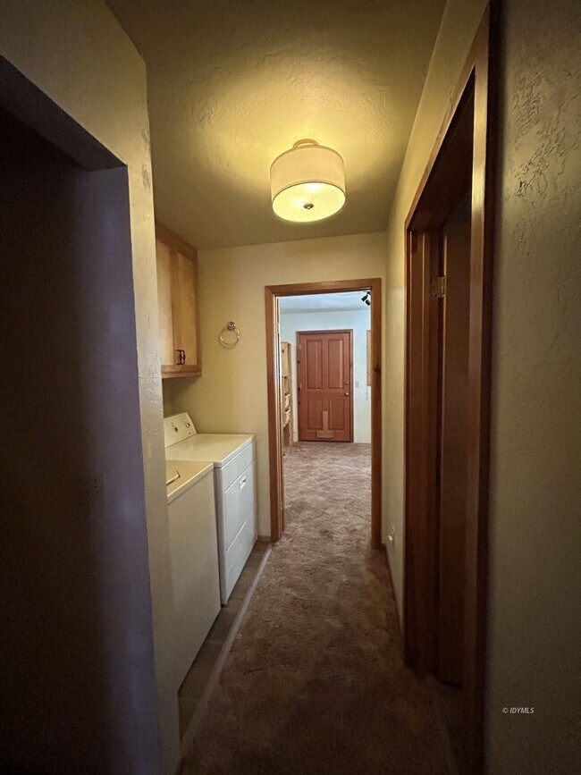 Building Photo - Solar 3 Bd/ 2 Ba. Single-Family Home Rental