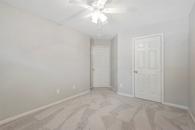 Building Photo - 35 N York Gate Ct