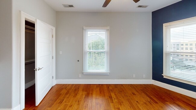 Building Photo - 1644 Forest Ave