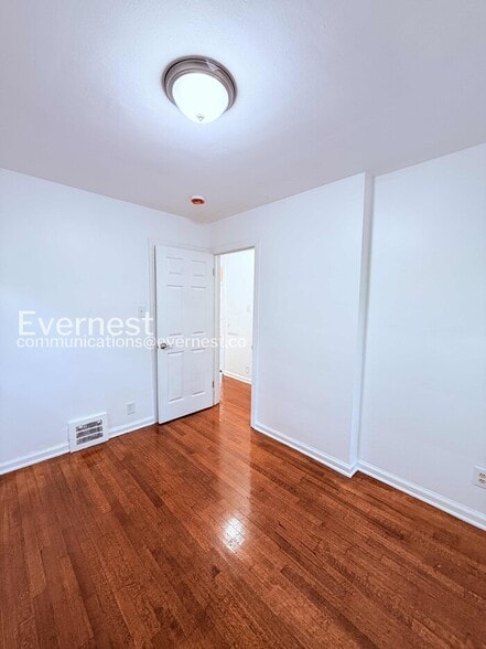 Building Photo - 10620 McKinney St