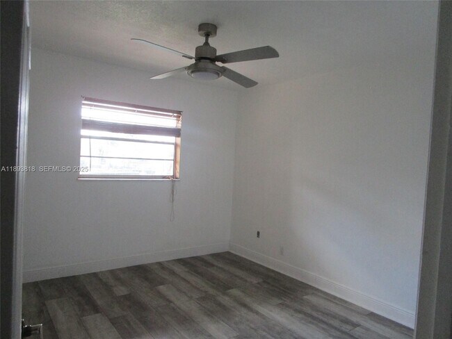 Building Photo - 8101 SW 24th Ct