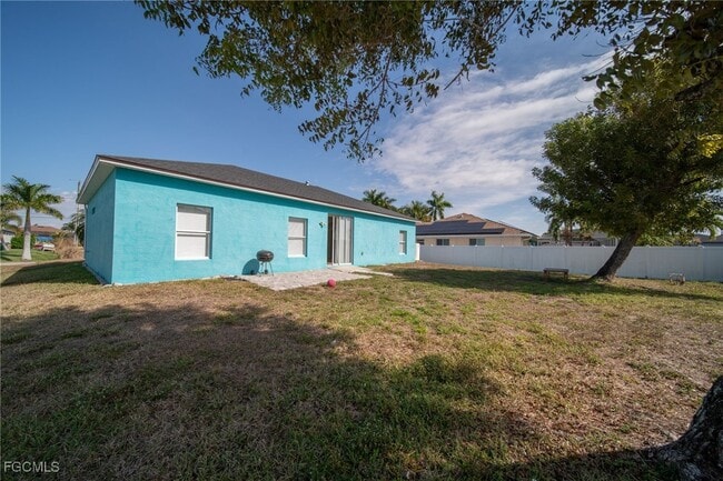 Building Photo - 2122 SW 29th Terrace