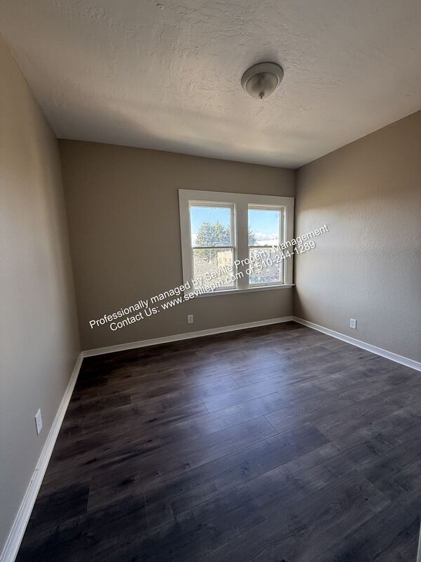 Building Photo - 963 18th St