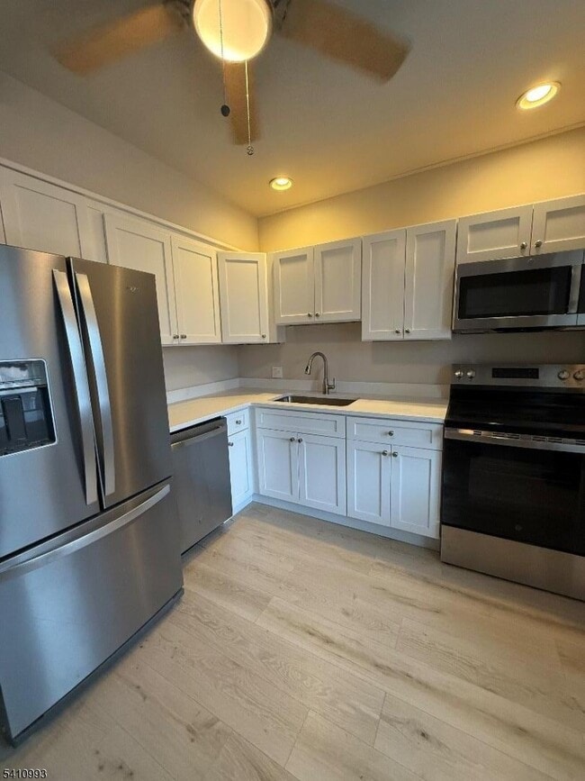 Building Photo - 332 Belleville Ave