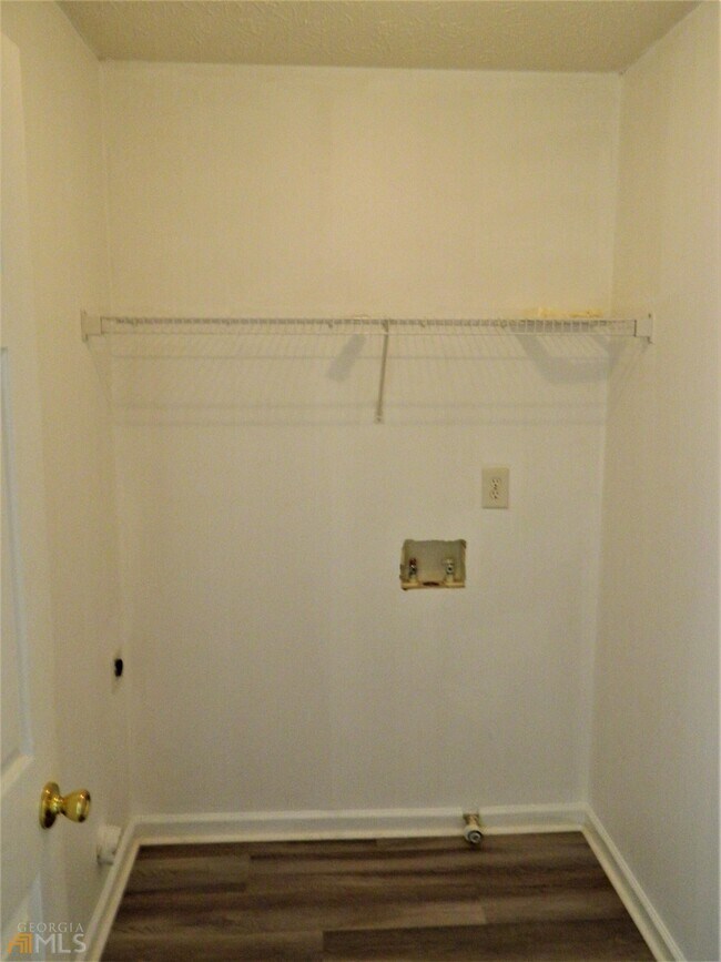 Building Photo - 20 Chantilly Pl