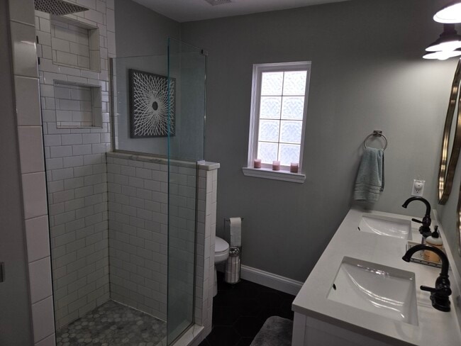 Building Photo - 6725 Boulder Pointe Dr
