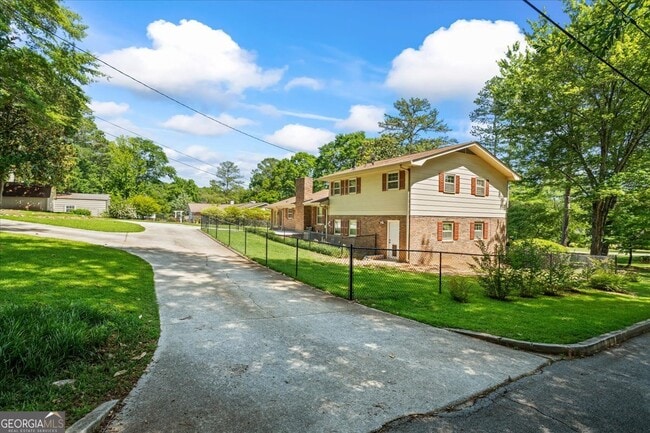 Building Photo - 7121 Forest Dr SE