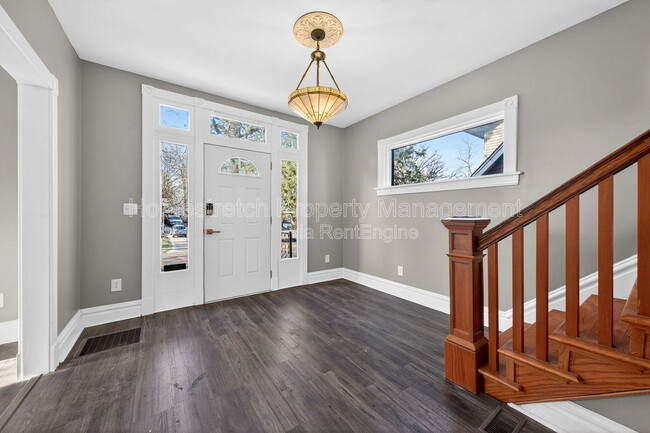 Building Photo - 2424 Oakland Ave